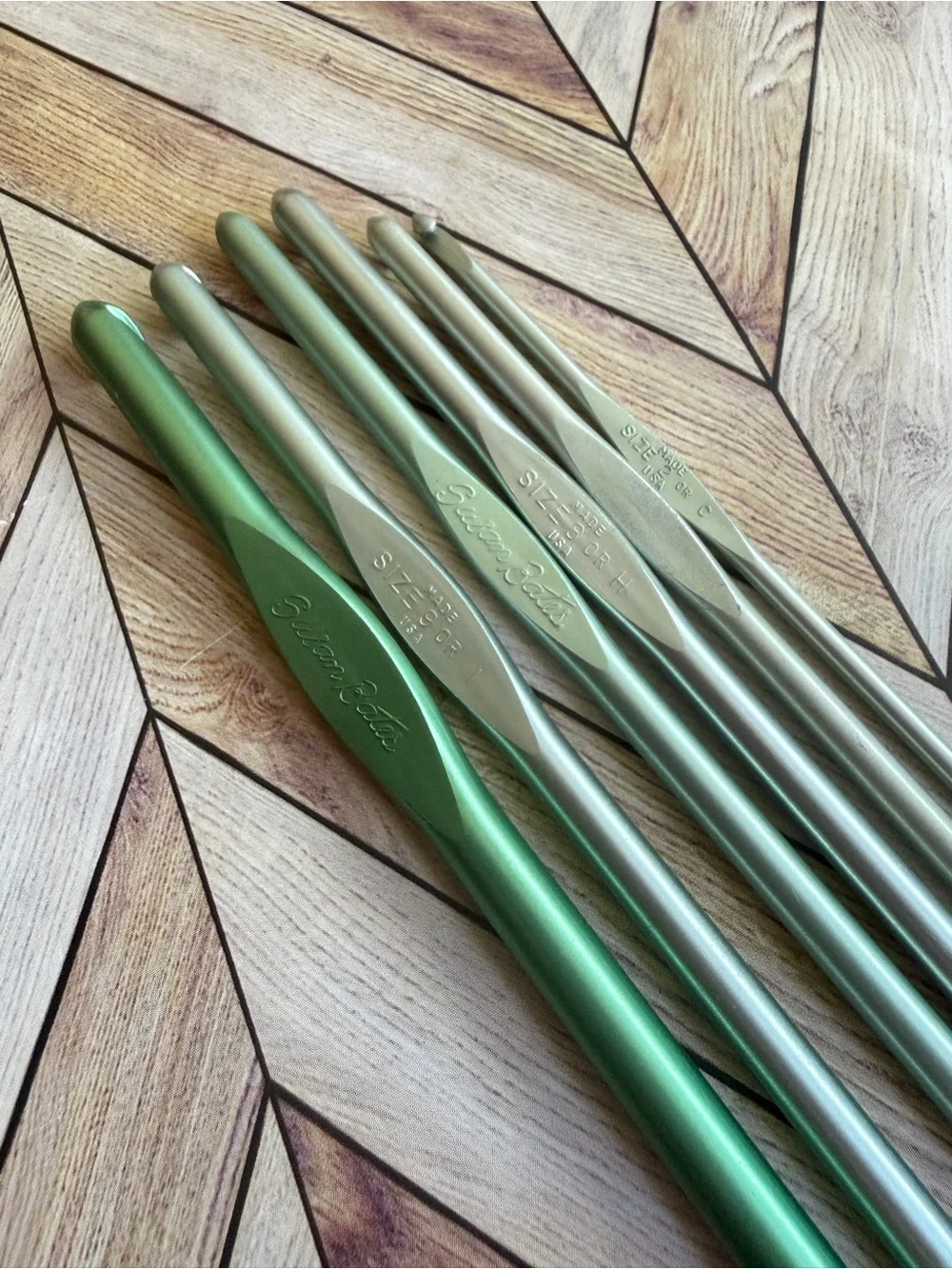 Vintage Susan Bates Metallic Crochet Hook Set of 6 Various Sizes